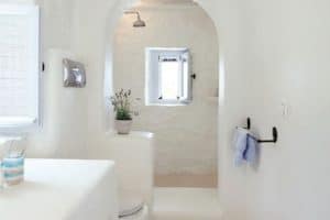 cuartos de baño blancos elegantes