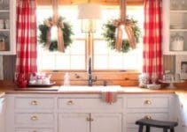 Diseños originales de cortinas navideñas para cocina