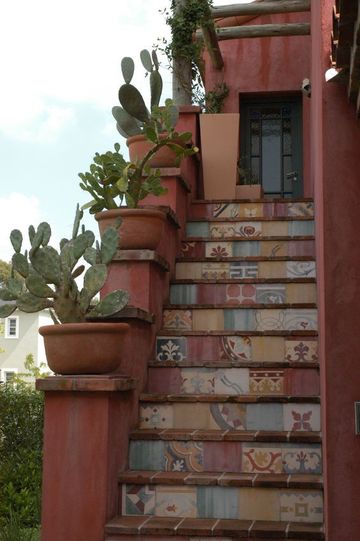 escaleras forradas de azulejo para exteriores