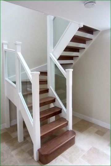 escaleras pequeñas para interiores espacios pequeños