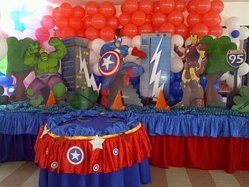 decoracion de avengers para fiesta con figuras