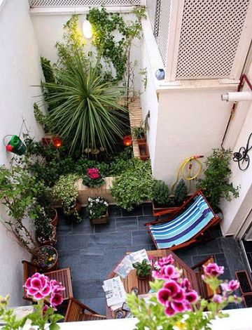 jardines en terrazas pequeñas con muchas plantas