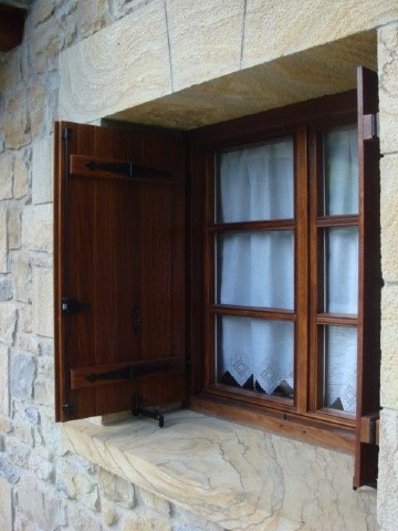 diseños de ventanas de madera vintage