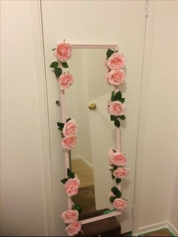 modelos de espejos decorados con flores