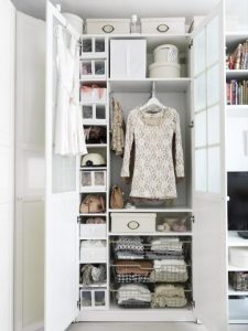 3 ideas de como organizar un closet pequeño original