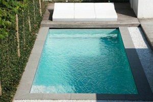 piscinas pequeñas en casa en patios traseros