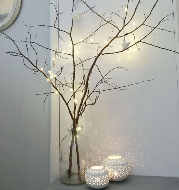 arboles secos decorados para iluminar
