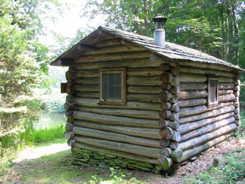 cabañas pequeñas de madera tradicional