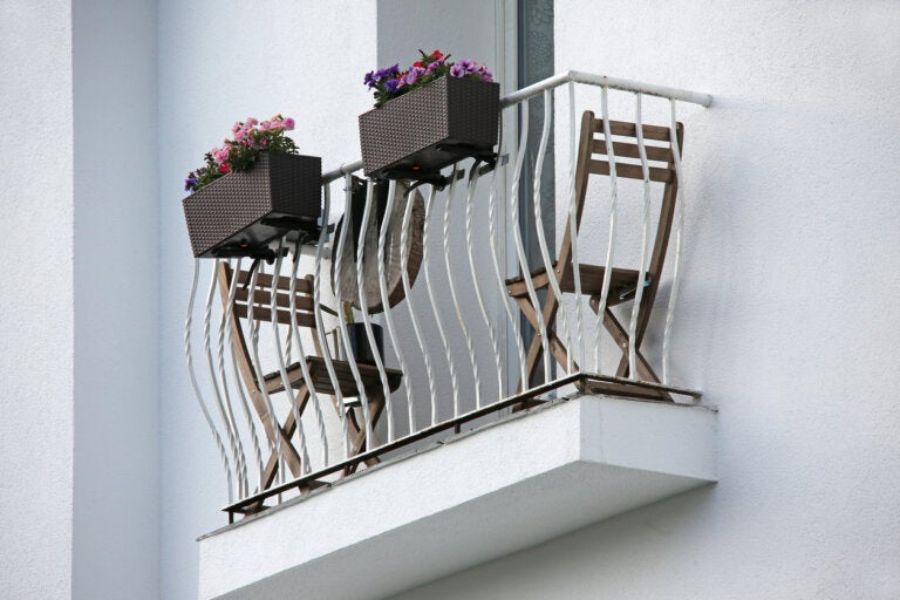 decoracion balcones pequeños ideas en macetas