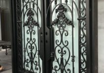Fotos de modelos de puertas metalicas coloniales 3 adornos