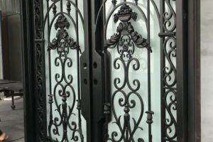 modelos de puertas metalicas coloniales herreria de protección