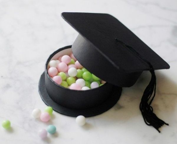 decoracion de escritorio para graduacion dulceros