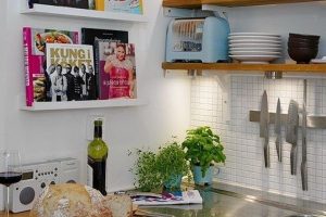 3 formas para decorar con libros en la cocina y más lugares