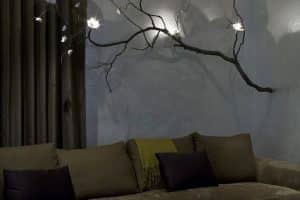 decorar con ramas de arbol ideas luminosas