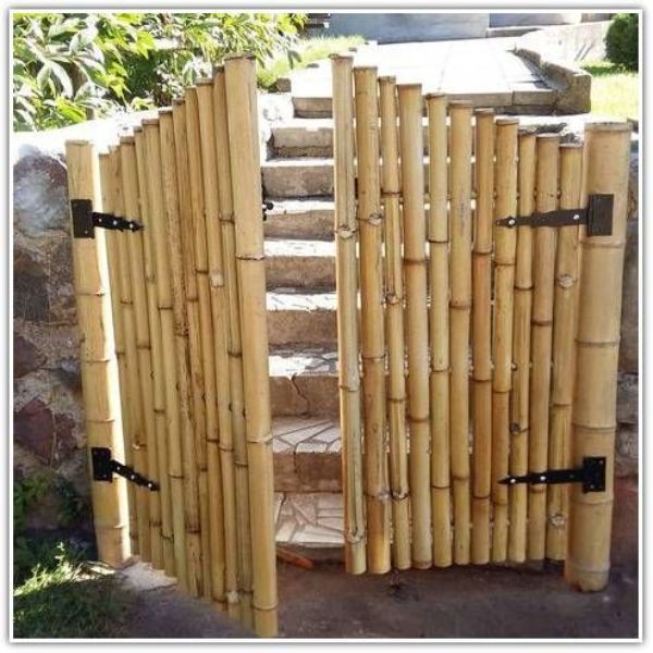 puertas de bambu rusticas con cilindros de diferentes tamaños