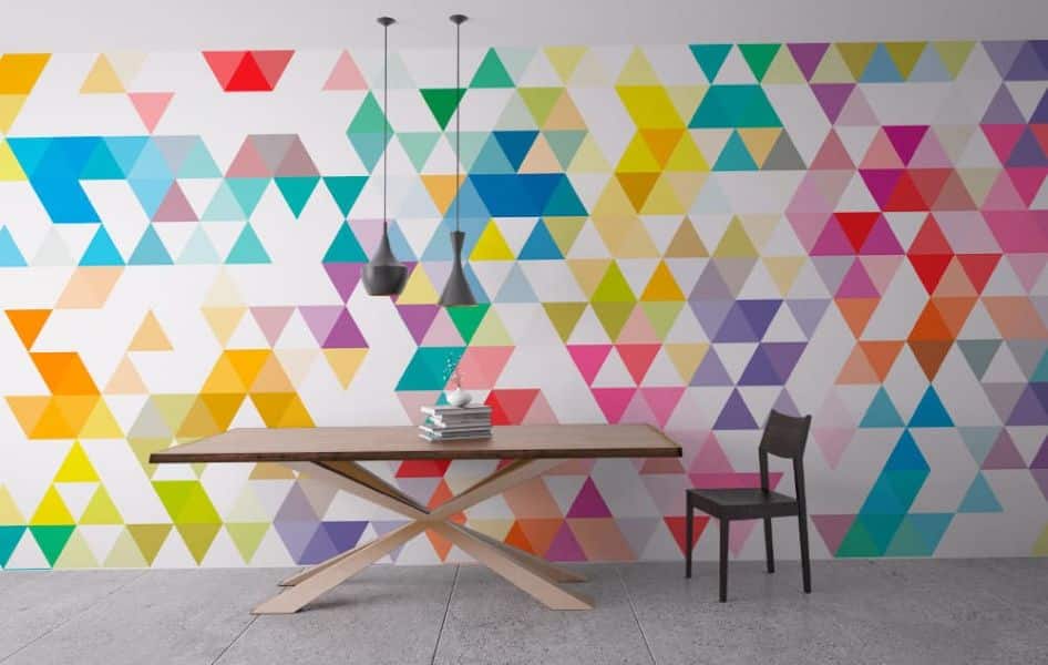 paredes pintadas en triangulos pequeños y coloridos