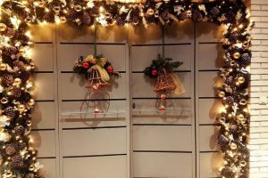Creativa decoración puertas de navidad 2 modalidades