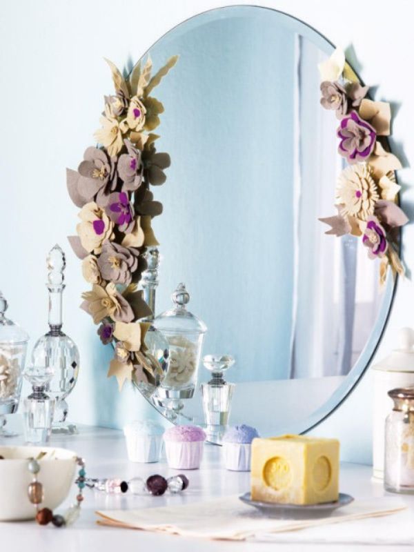 espejos decorados con flores de papel